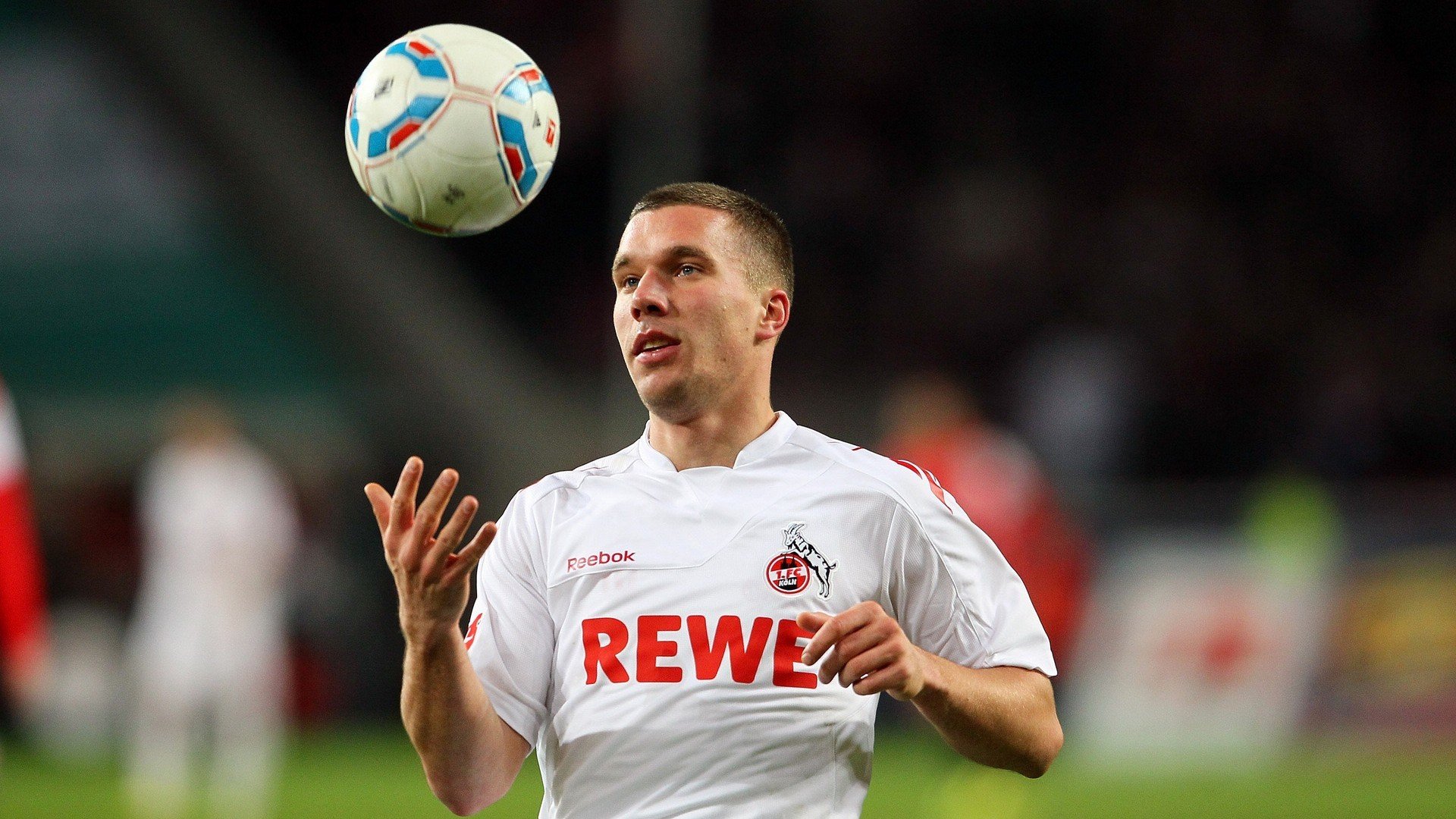 九游游戏中心官网-中超赛季中段总结攻防两端见成长，中超新赛季规则争冠和降级